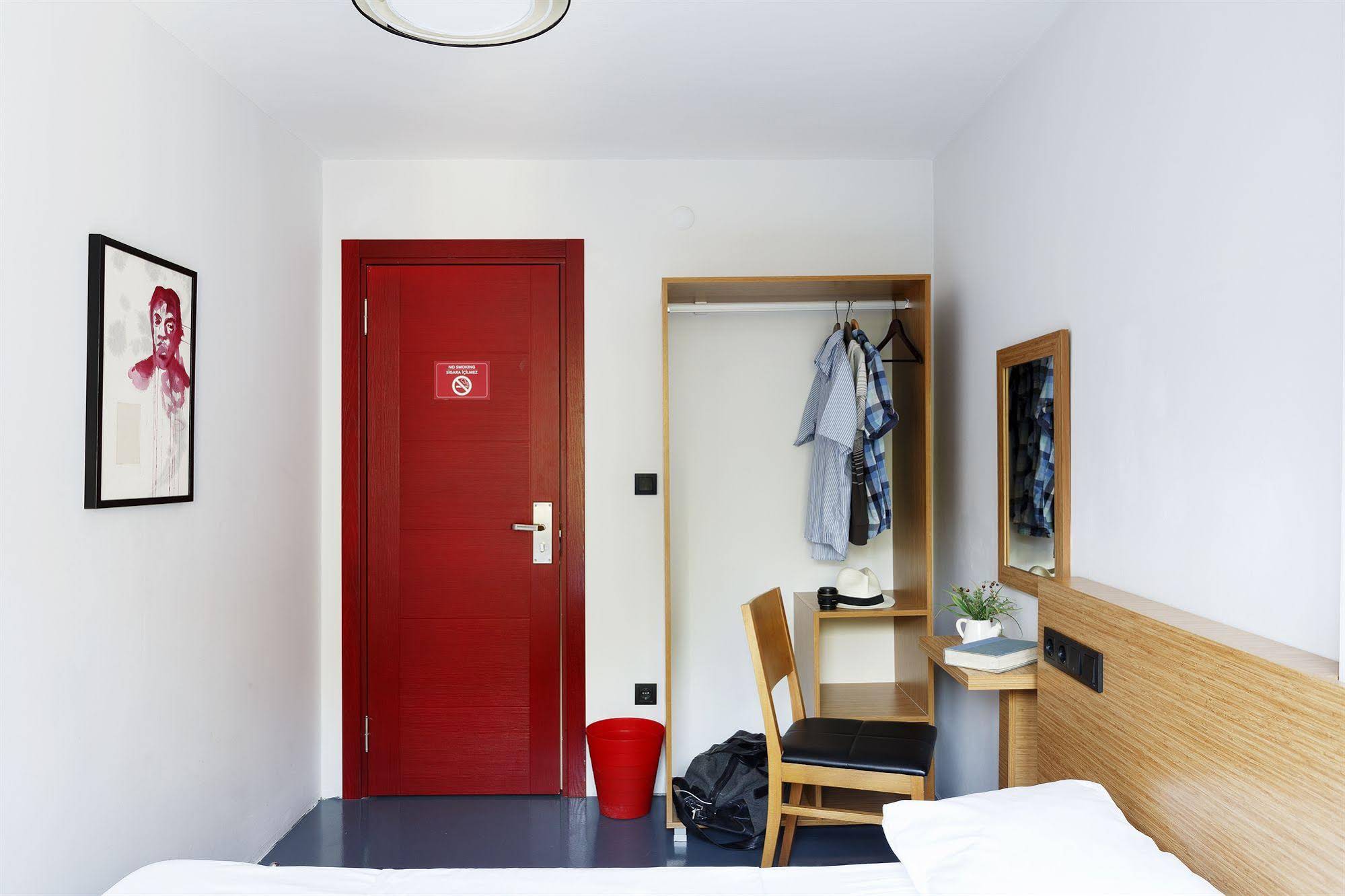 The Room Hostel Moda