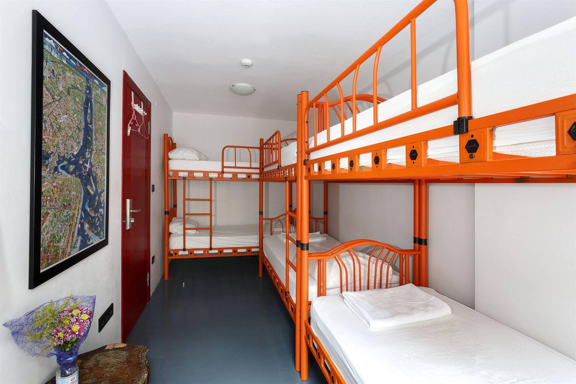 The Room Hostel Moda