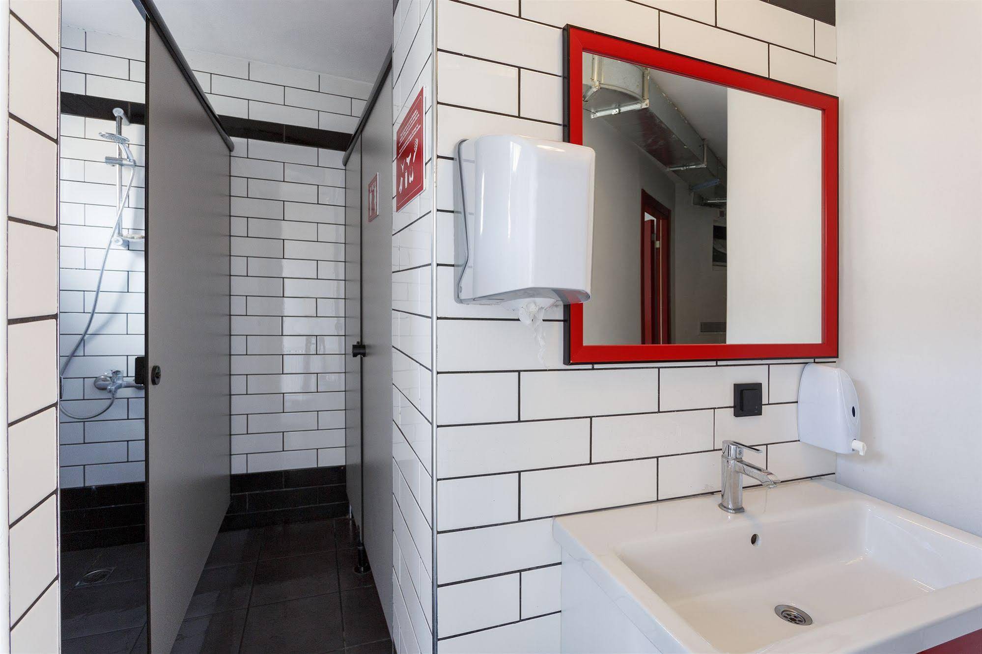 The Room Hostel Moda