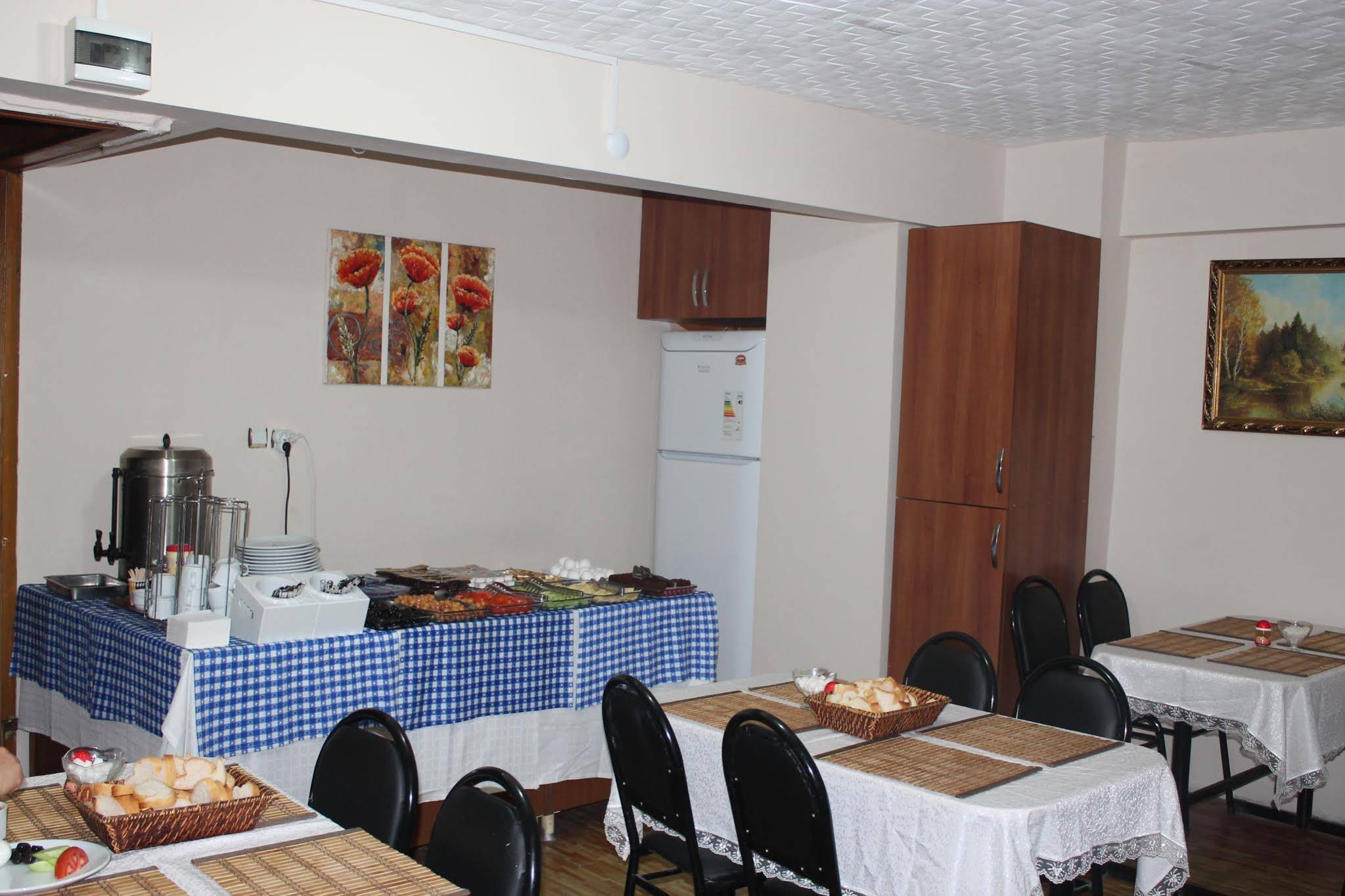 Istanbul Paris Hotel & Hostel