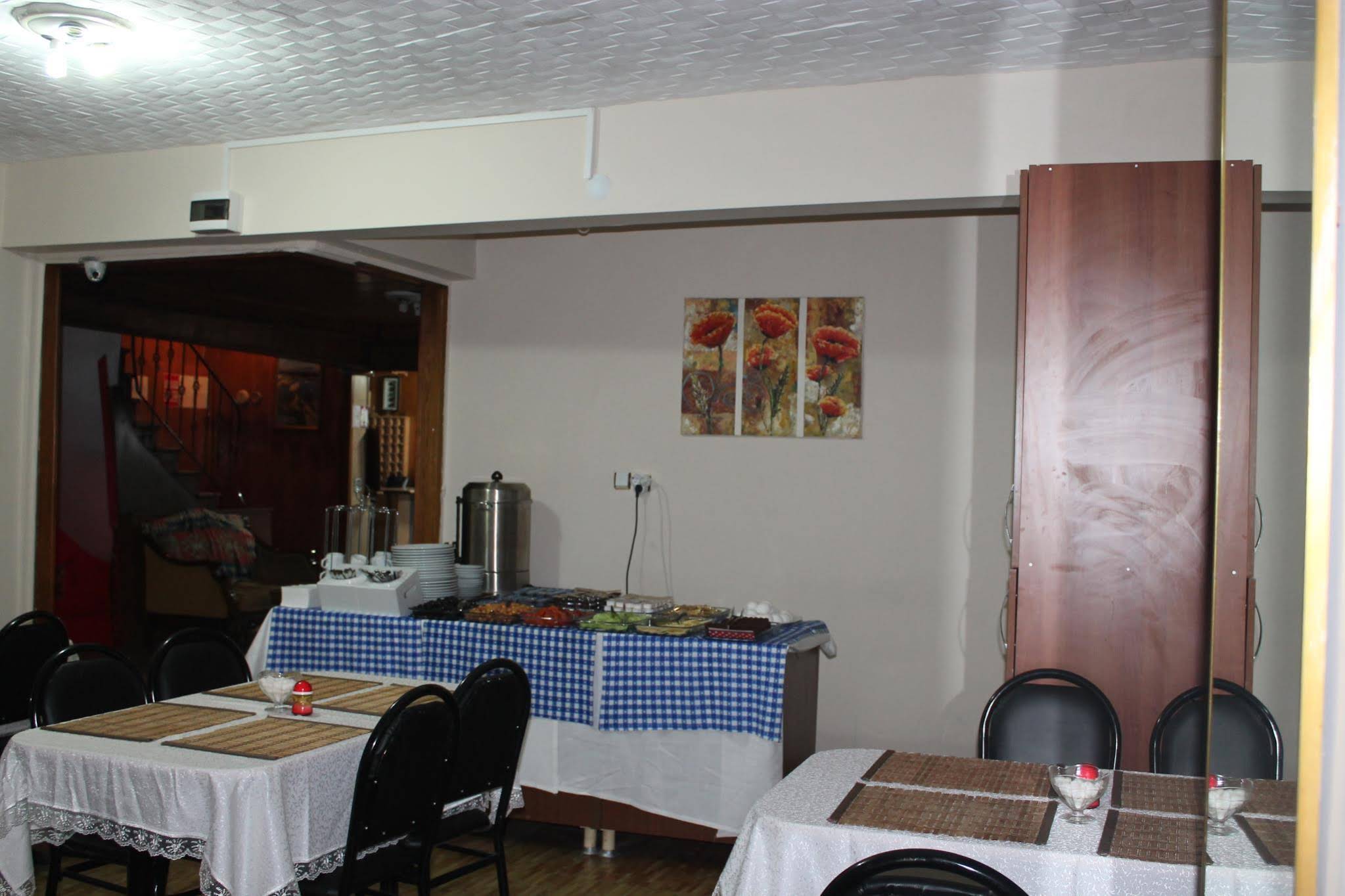 Istanbul Paris Hotel & Hostel