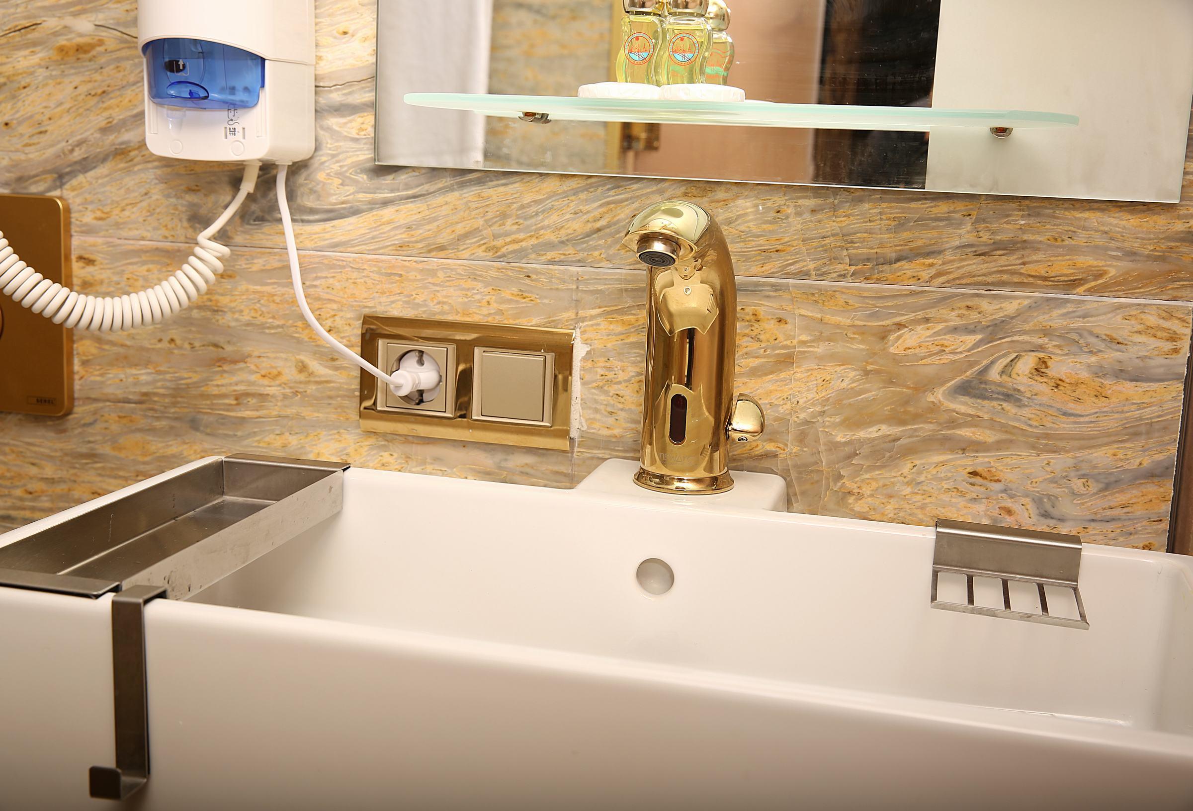 Laleli Blue Marmaray Hotel