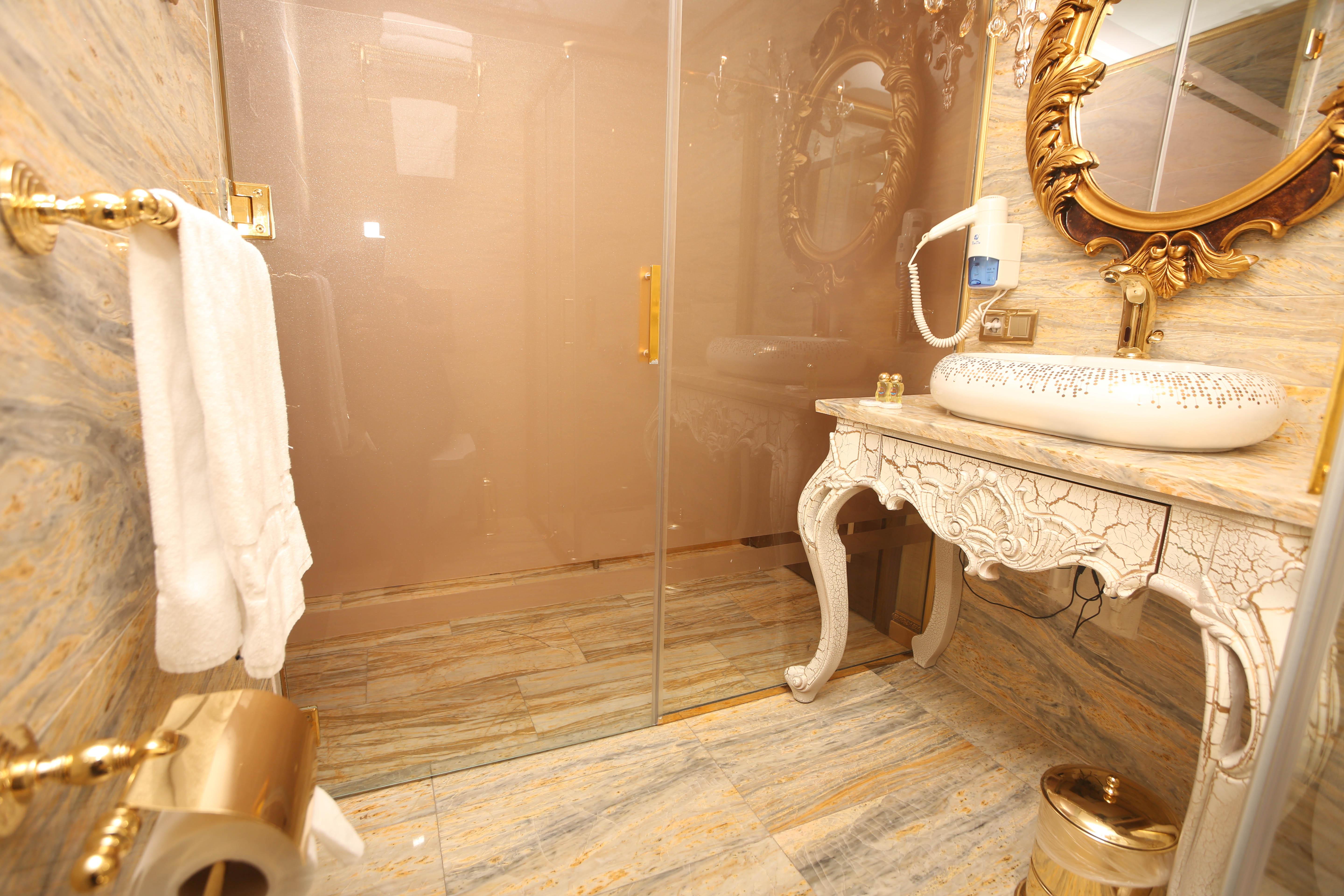 Laleli Blue Marmaray Hotel
