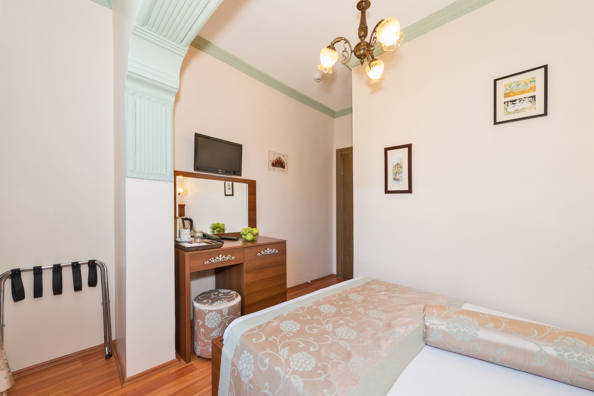 Lamp Hotel