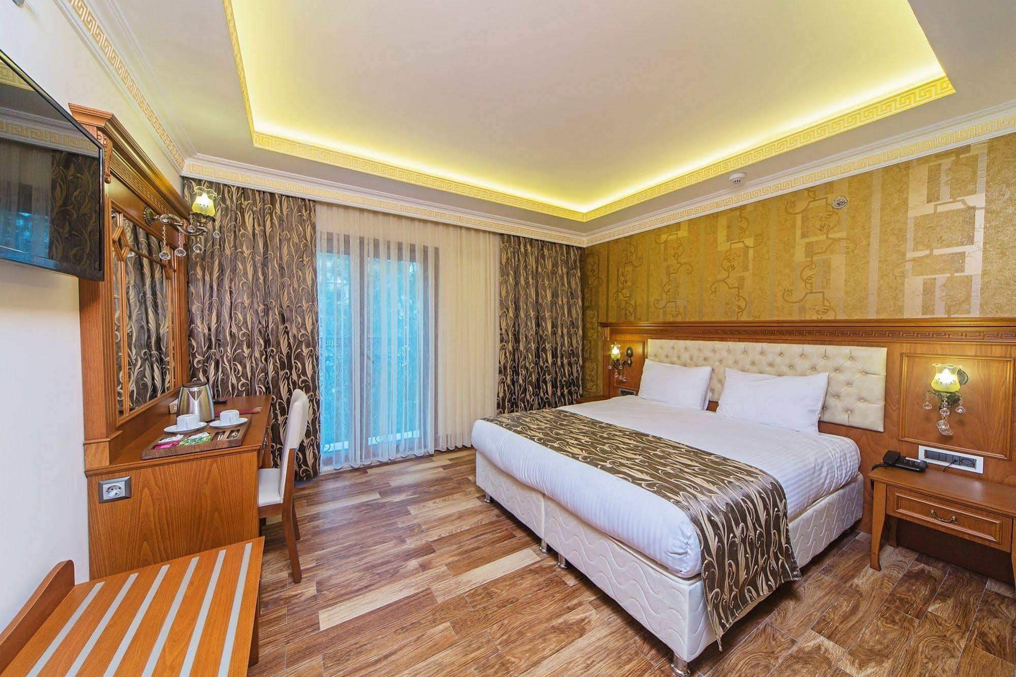 Lausos Palace Hotel