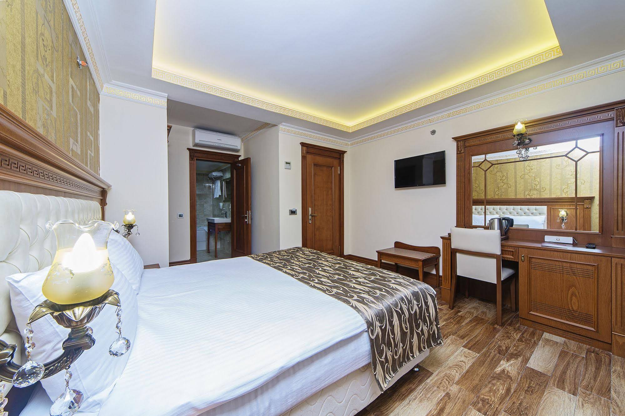 Lausos Palace Hotel