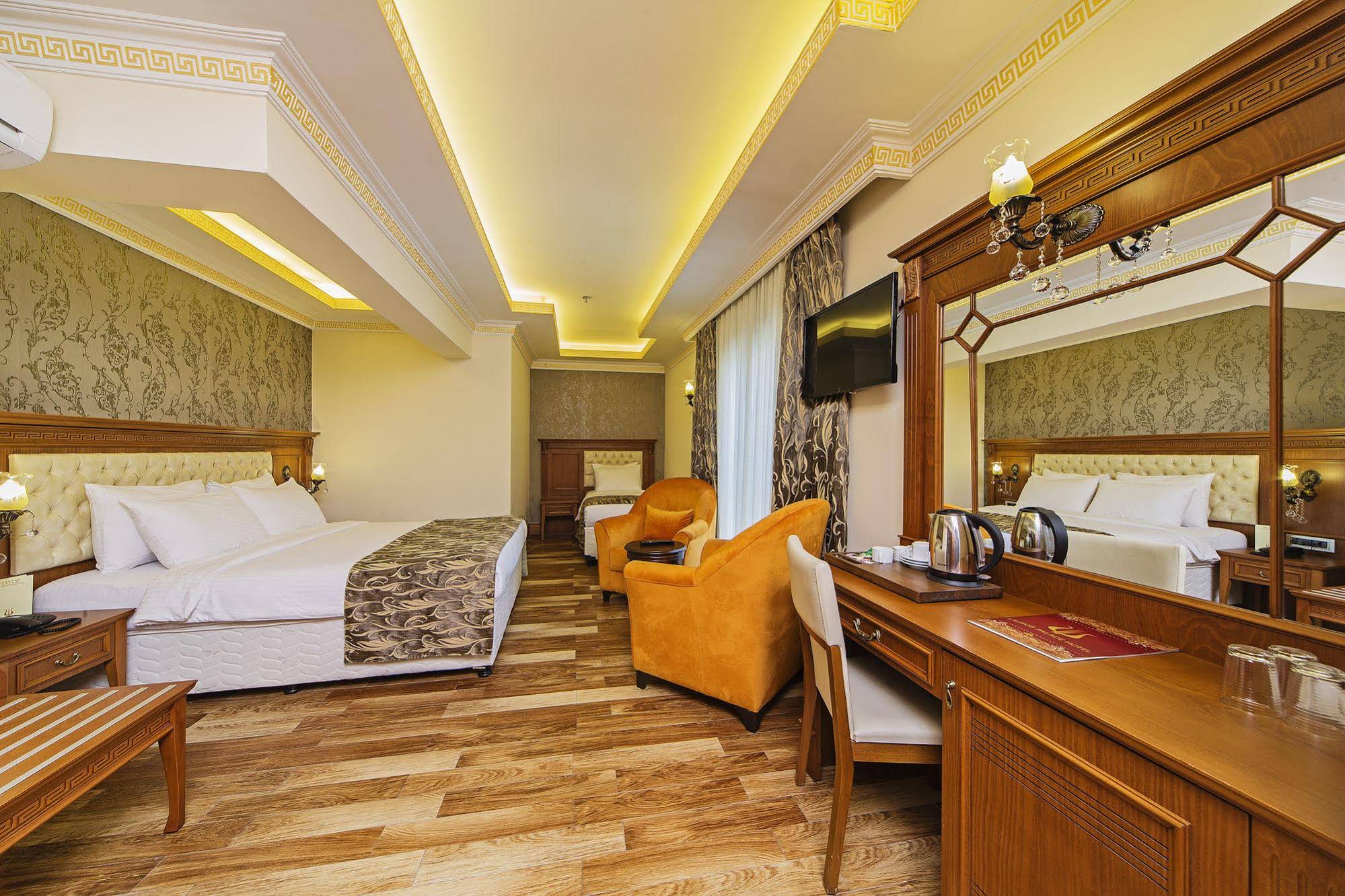 Lausos Palace Hotel