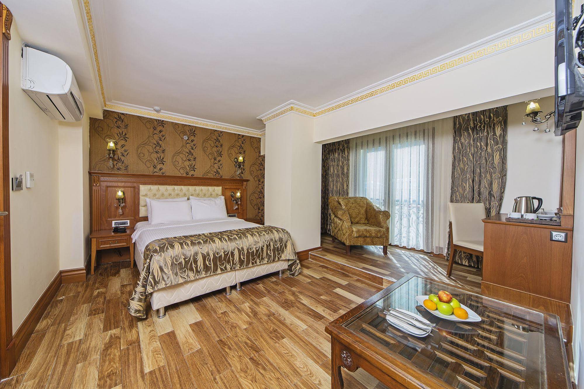 Lausos Palace Hotel