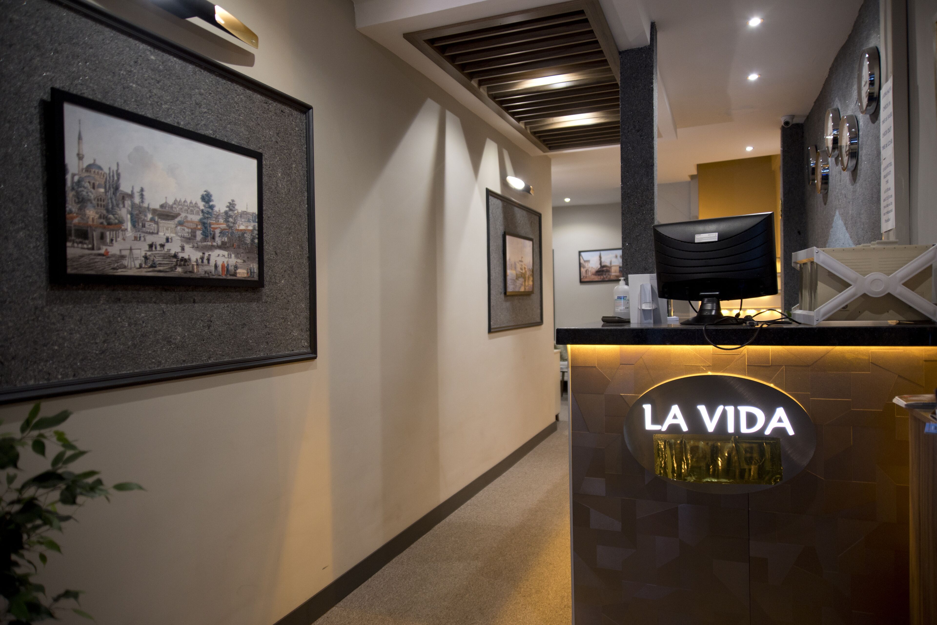 La Vida Hotel
