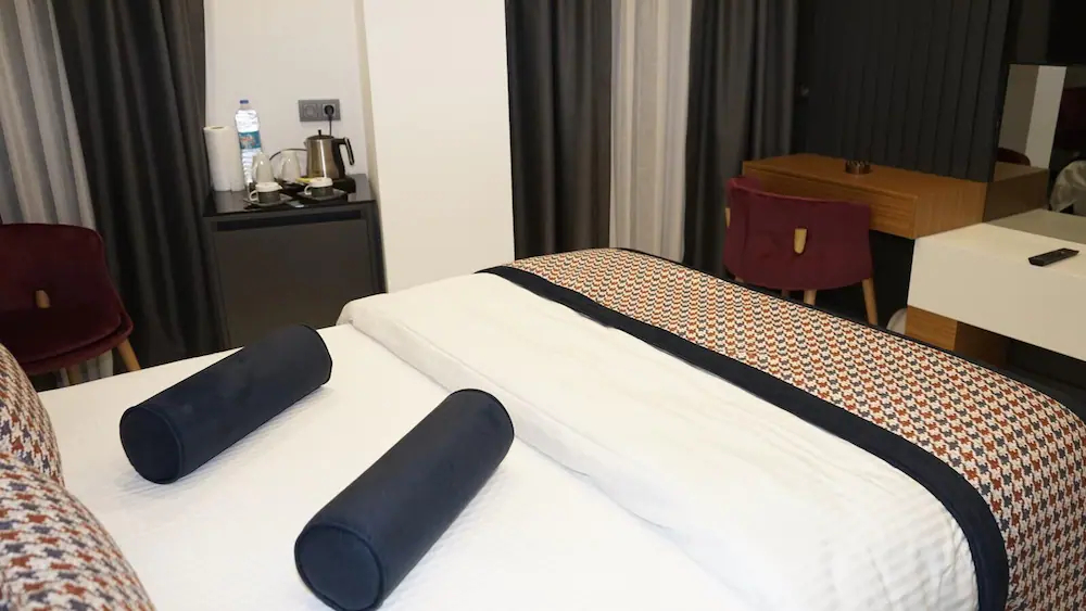 La Vita Suites