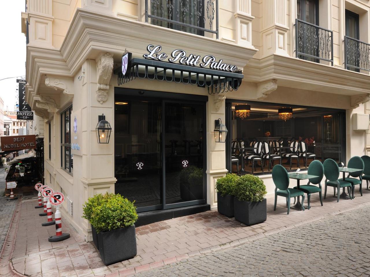 Le Petit Palace Hotel