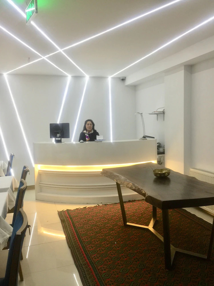 Lily Airport Otel