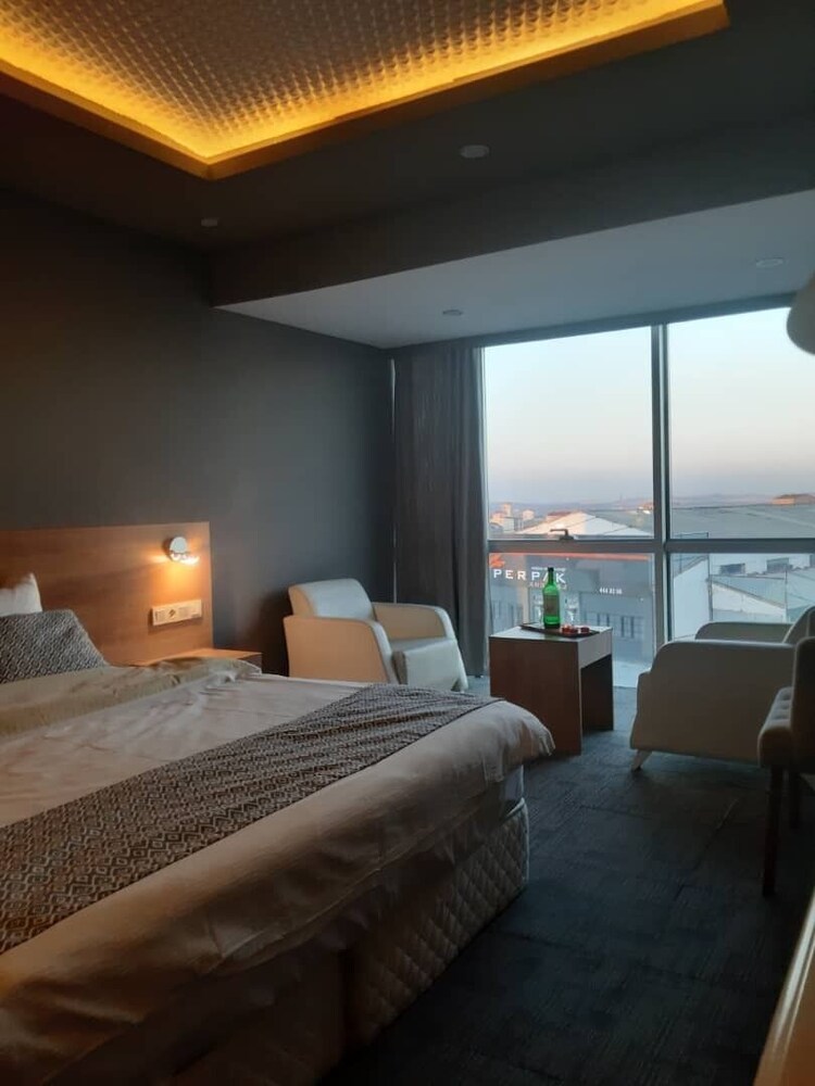 Lily Airport Otel