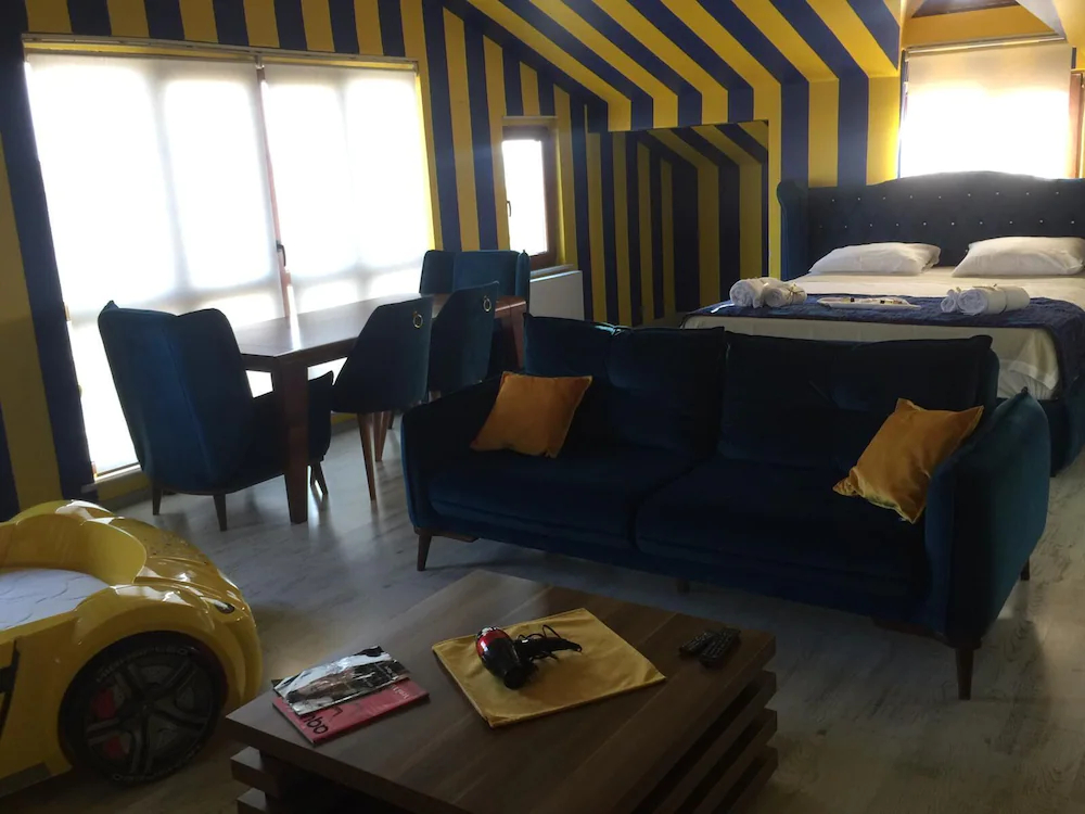 Lily Airport Otel