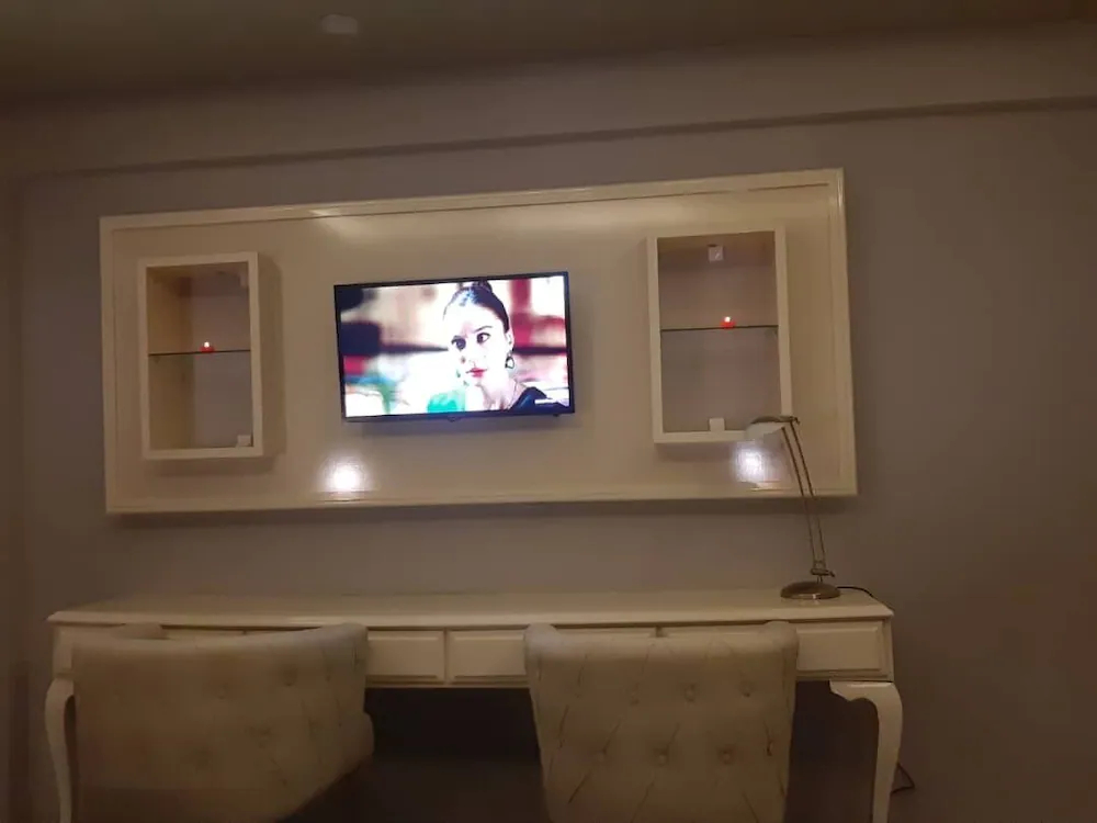 Lily Airport Otel