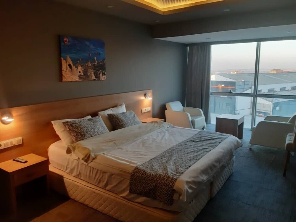 Lily Airport Otel