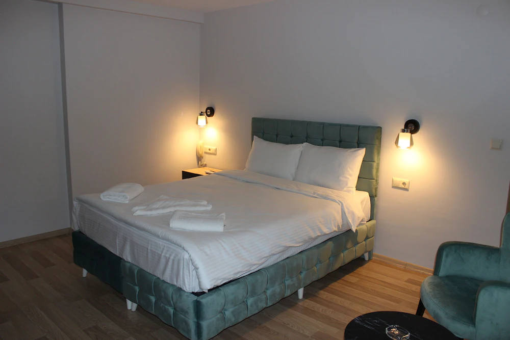Loss Hotel