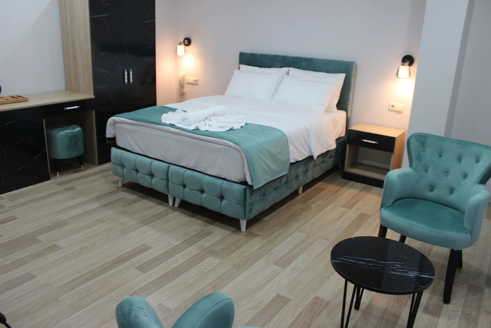 Loss Hotel