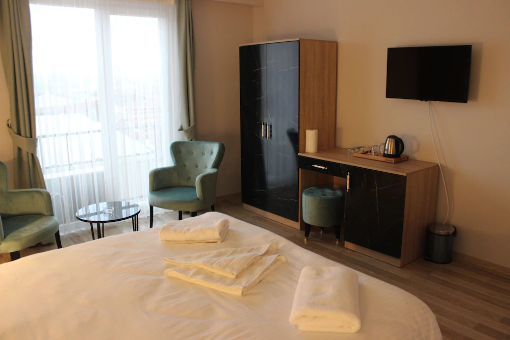 Loss Hotel