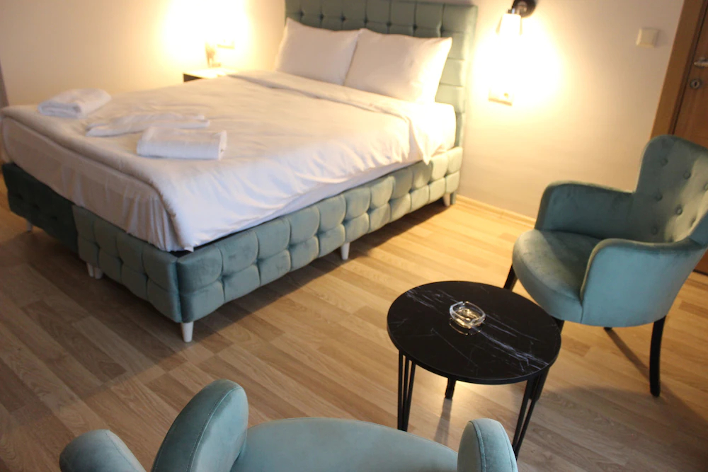 Loss Hotel