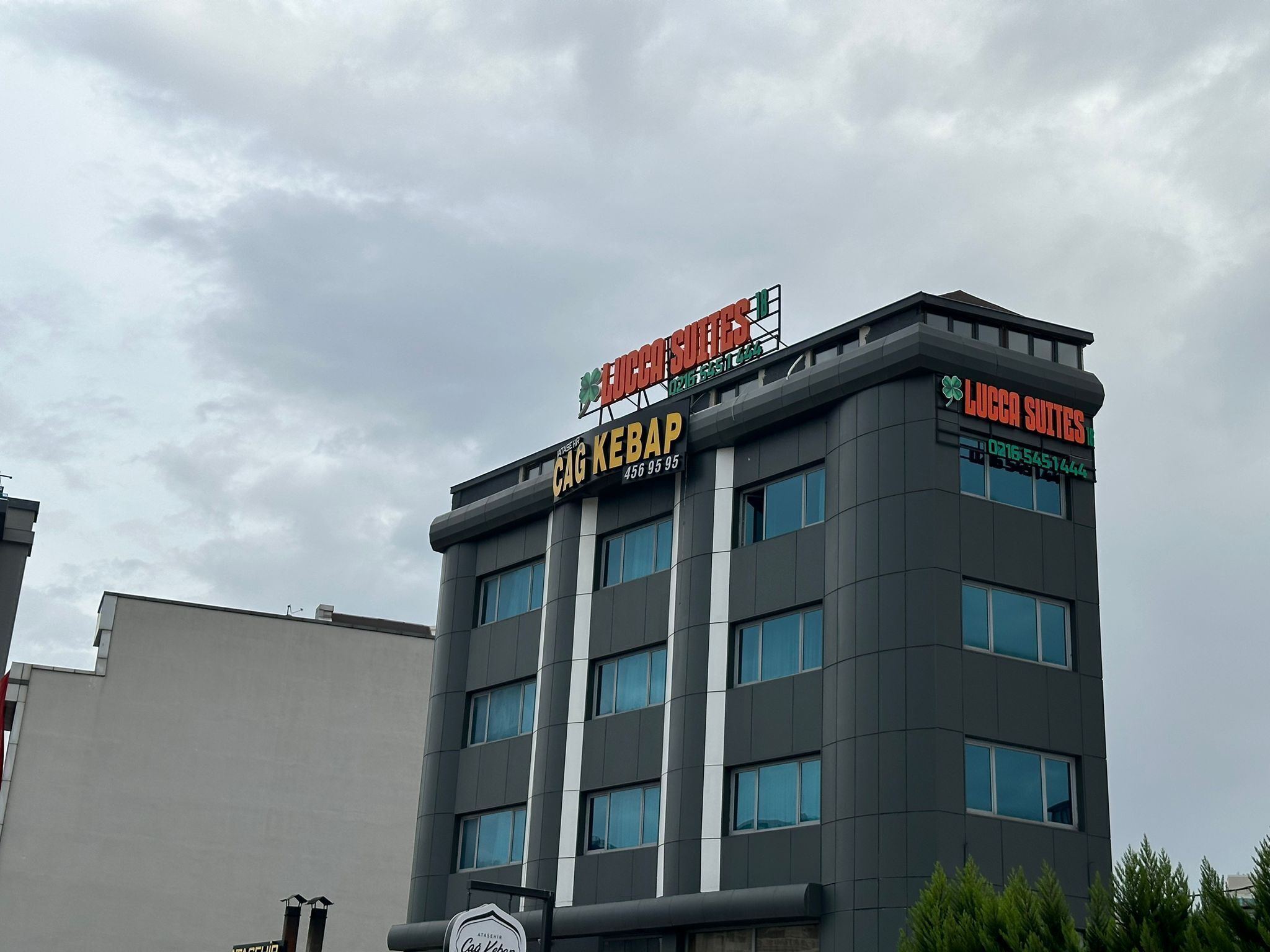 Lucca Suites Hotel