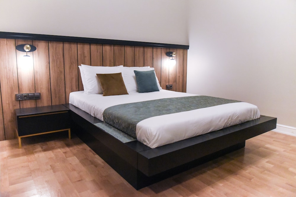 Luxir Hotel