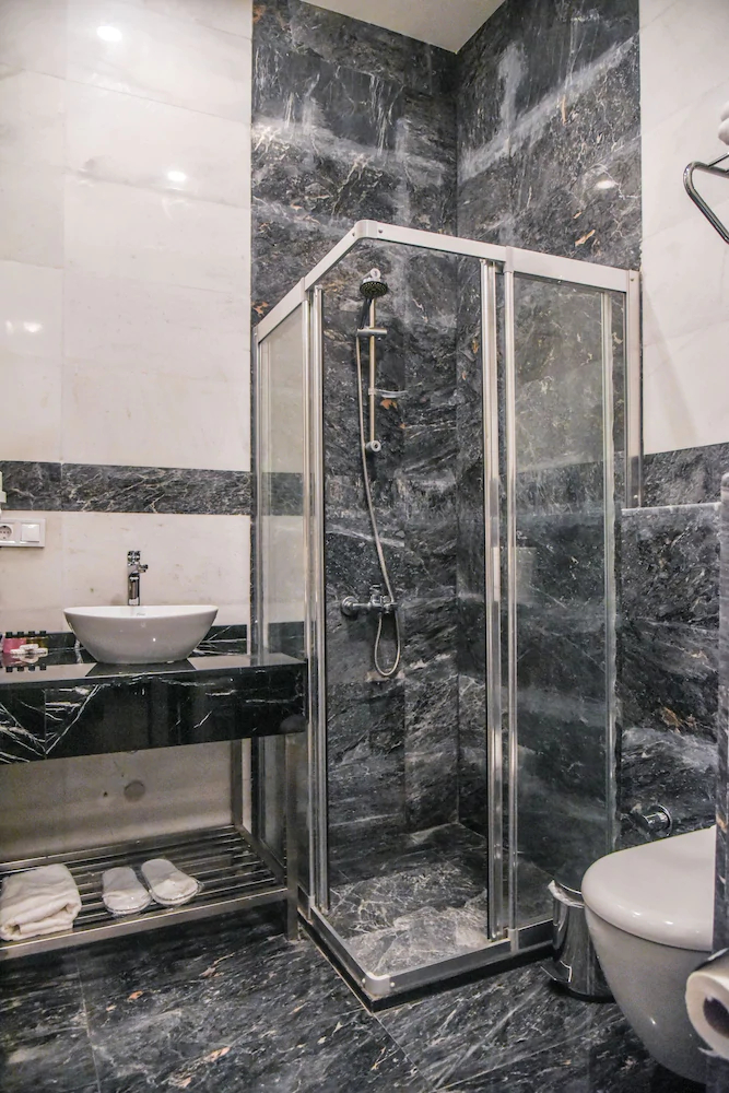 Luxir Hotel