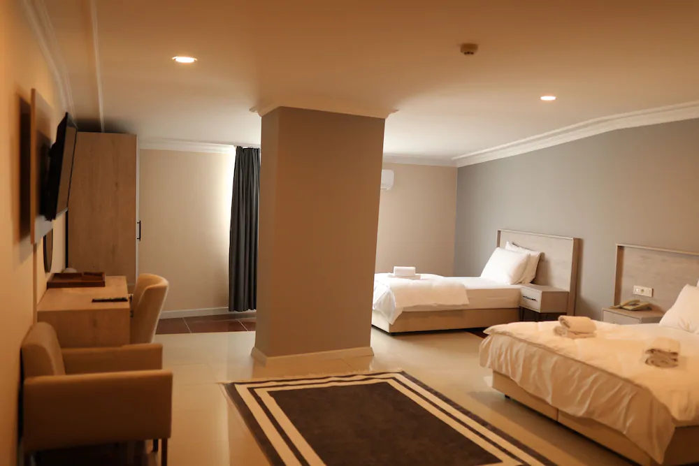 Marina Park Hotel