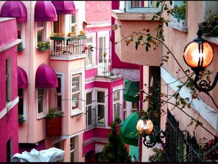 Magic House Hotel