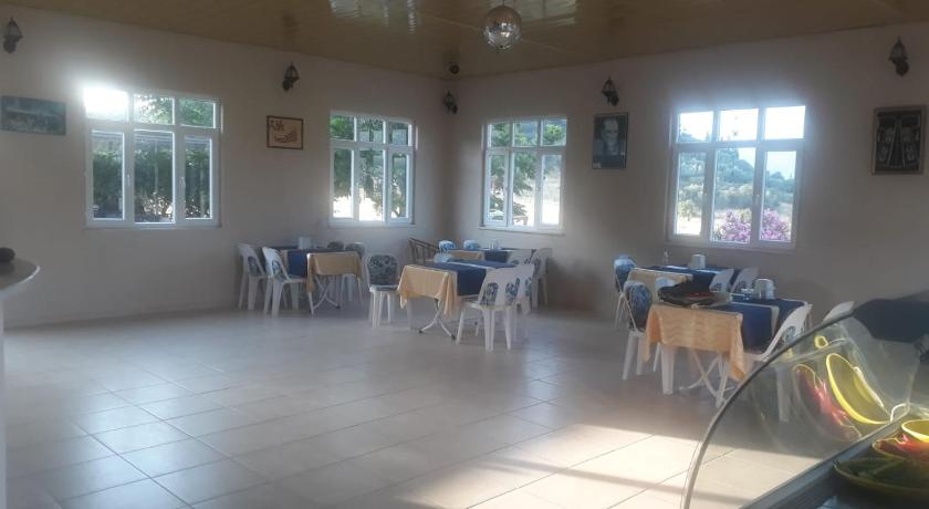 Maniola Hotel Restaurant