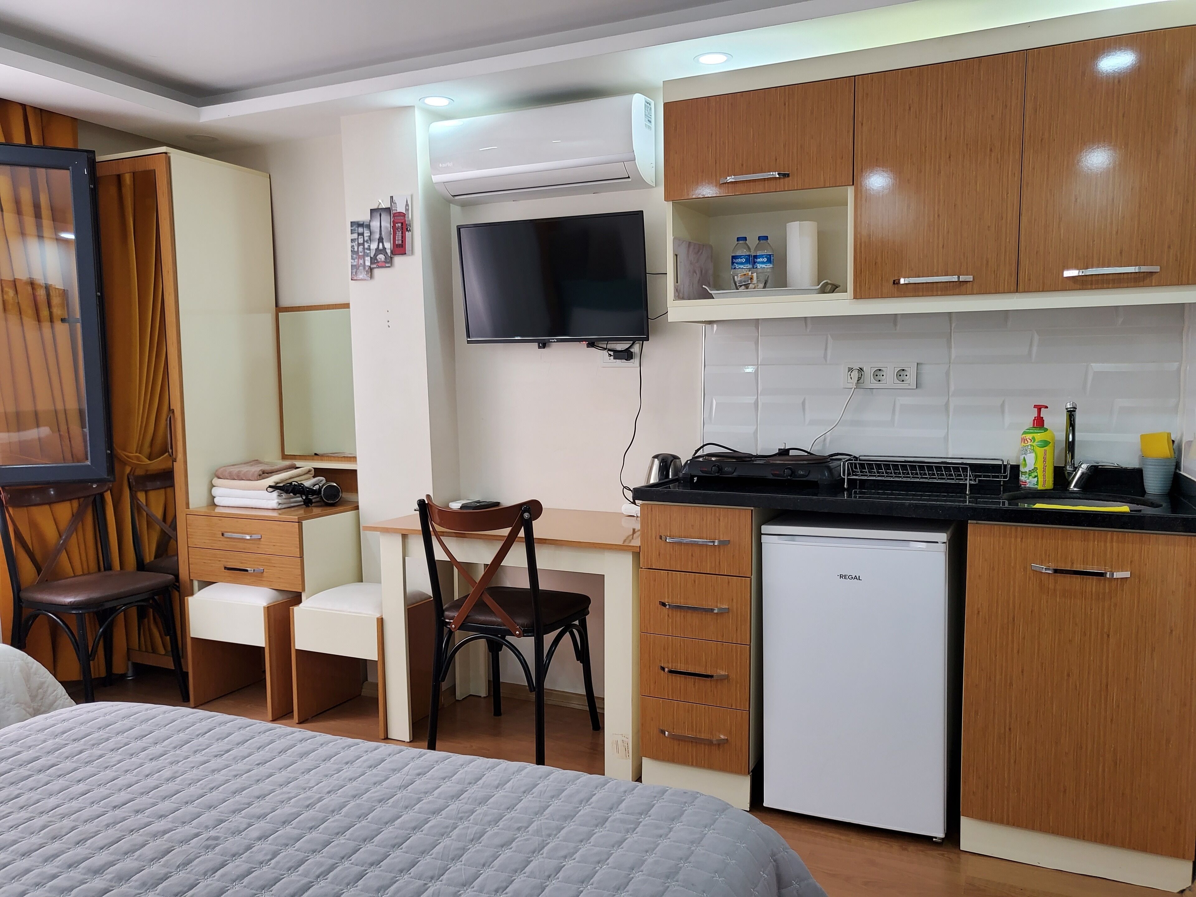 Maniz Studio Apart