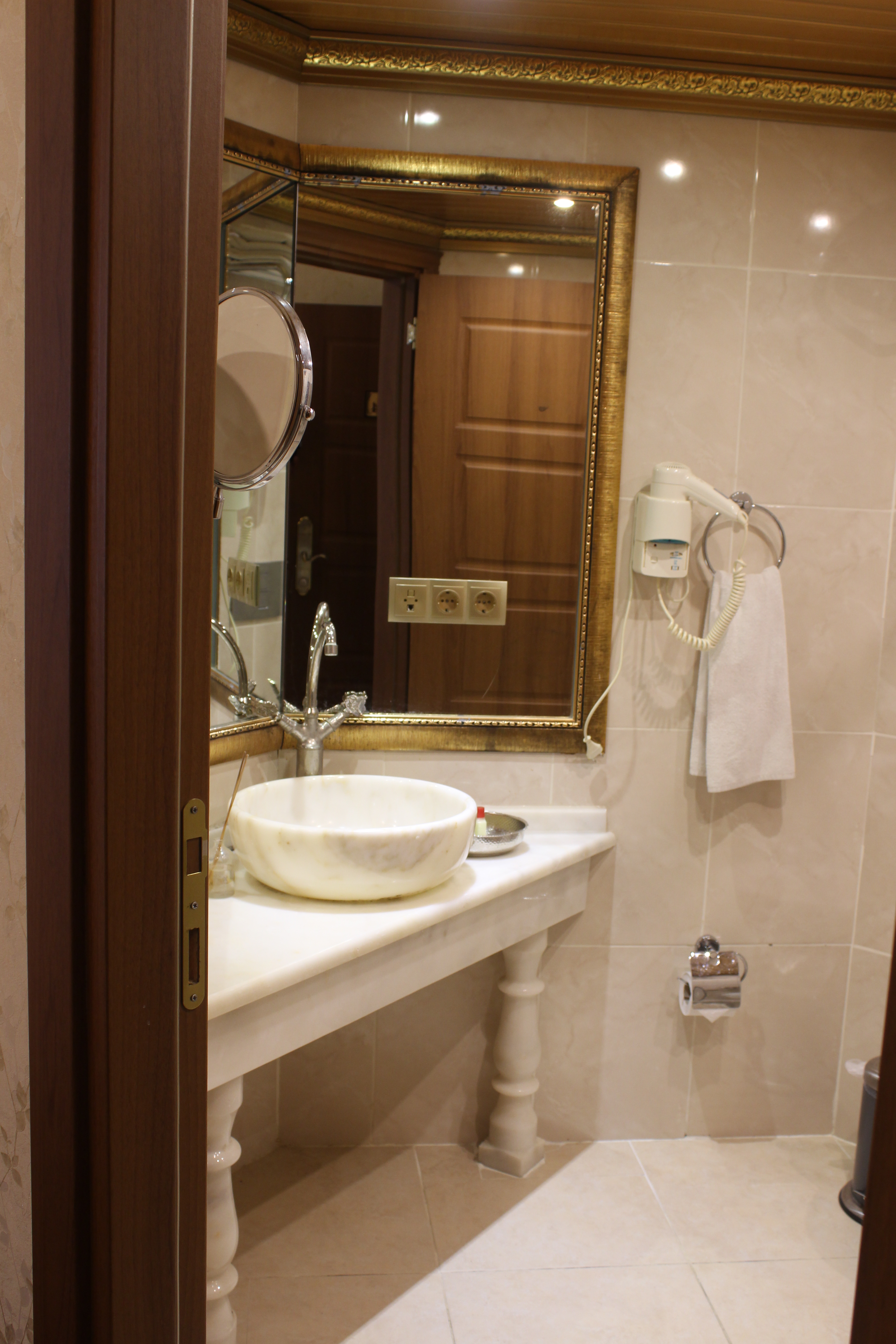 Marmara Deluxe Hotel