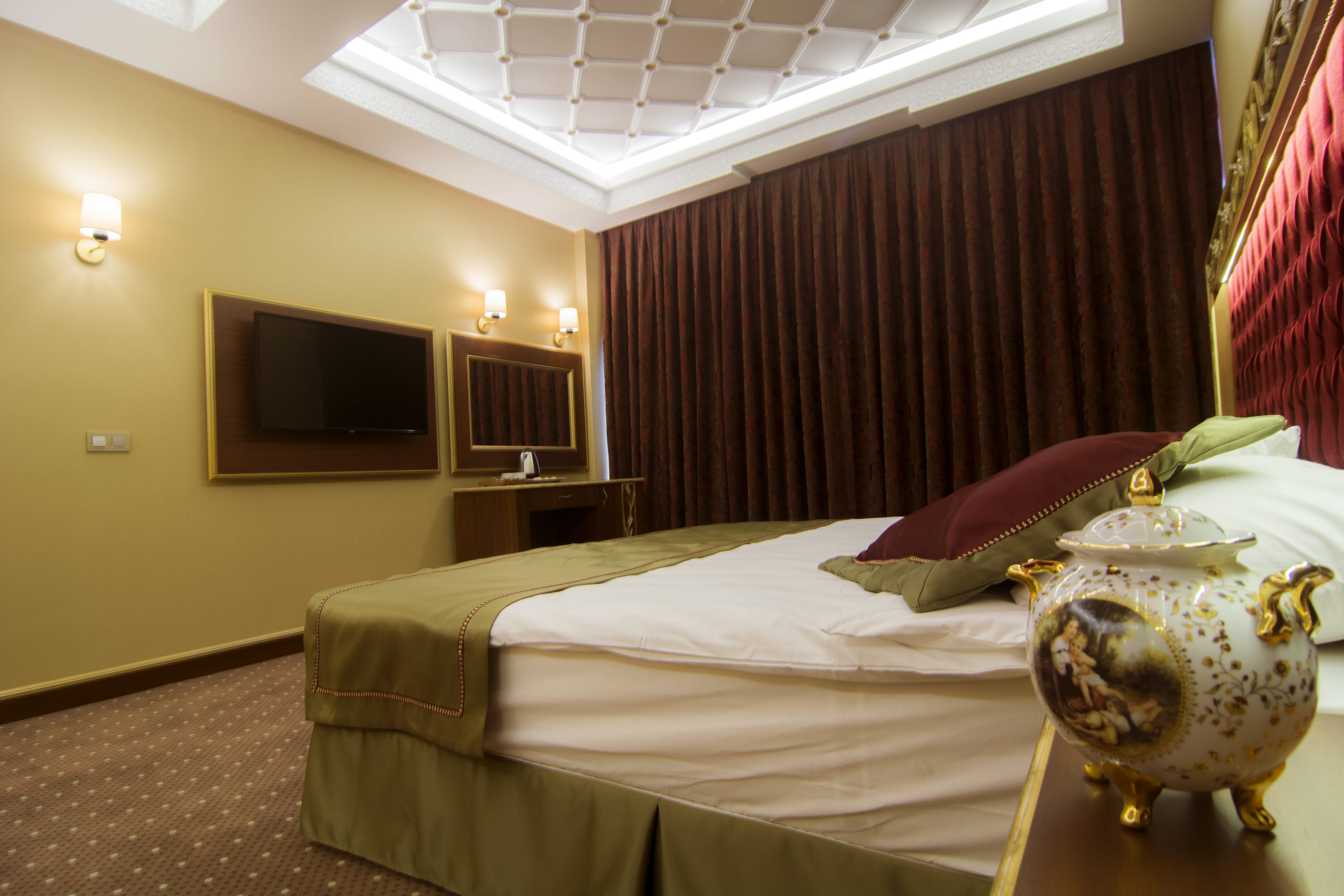 MB Deluxe Hotel