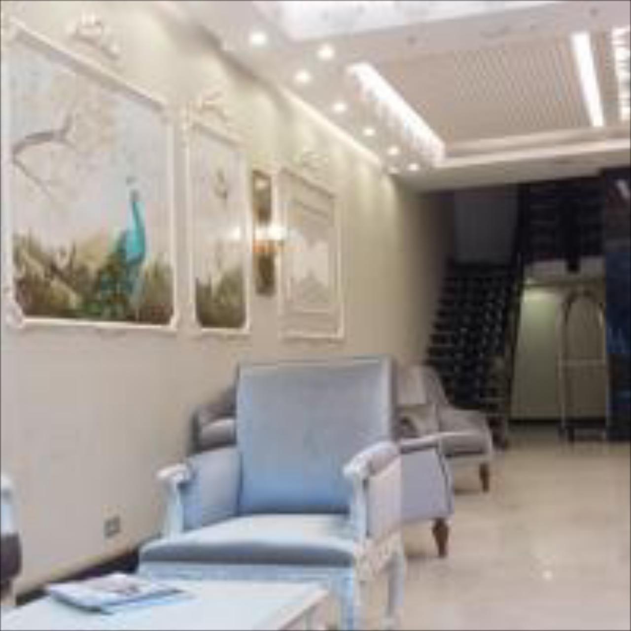 MB Deluxe Hotel