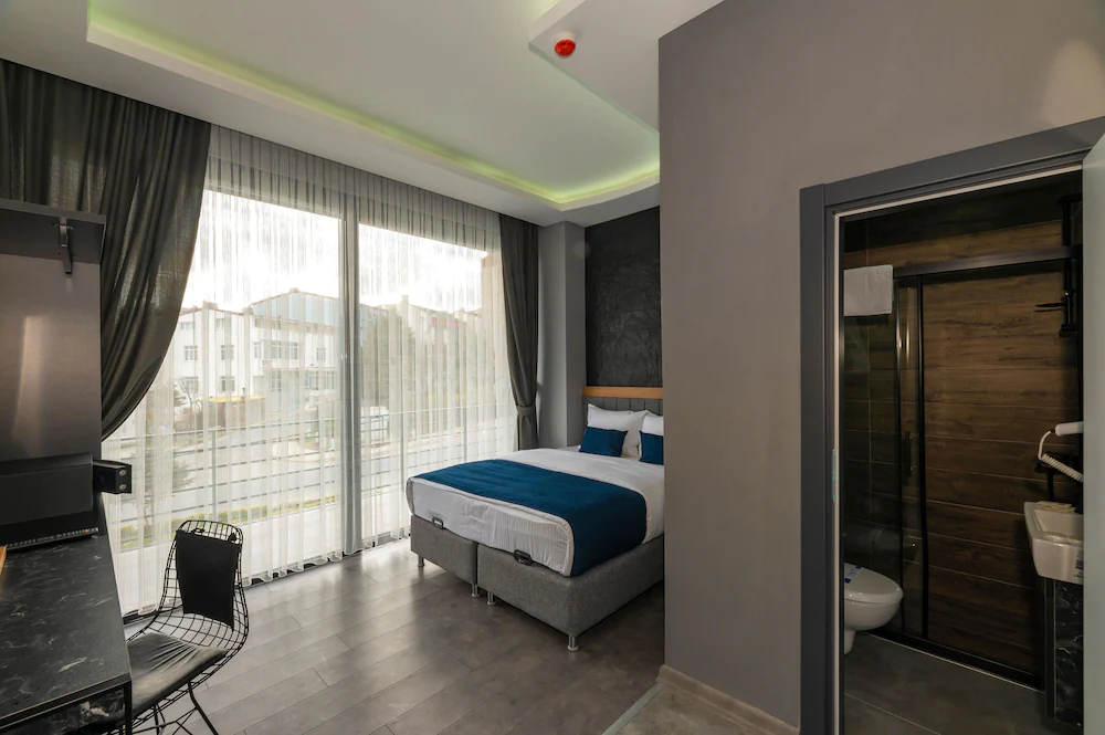 Melanj Airport Hotel