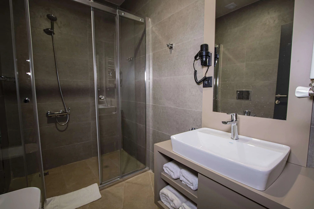 Best Western Premier Hidden Hills Hotel