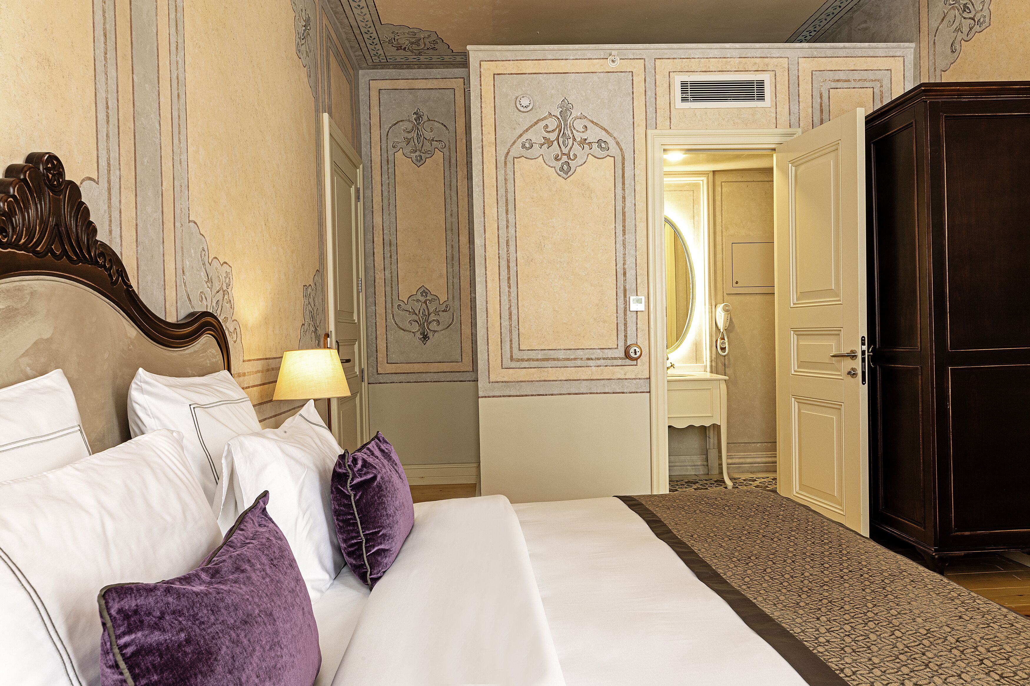 Meroddi Barnathan Hotel