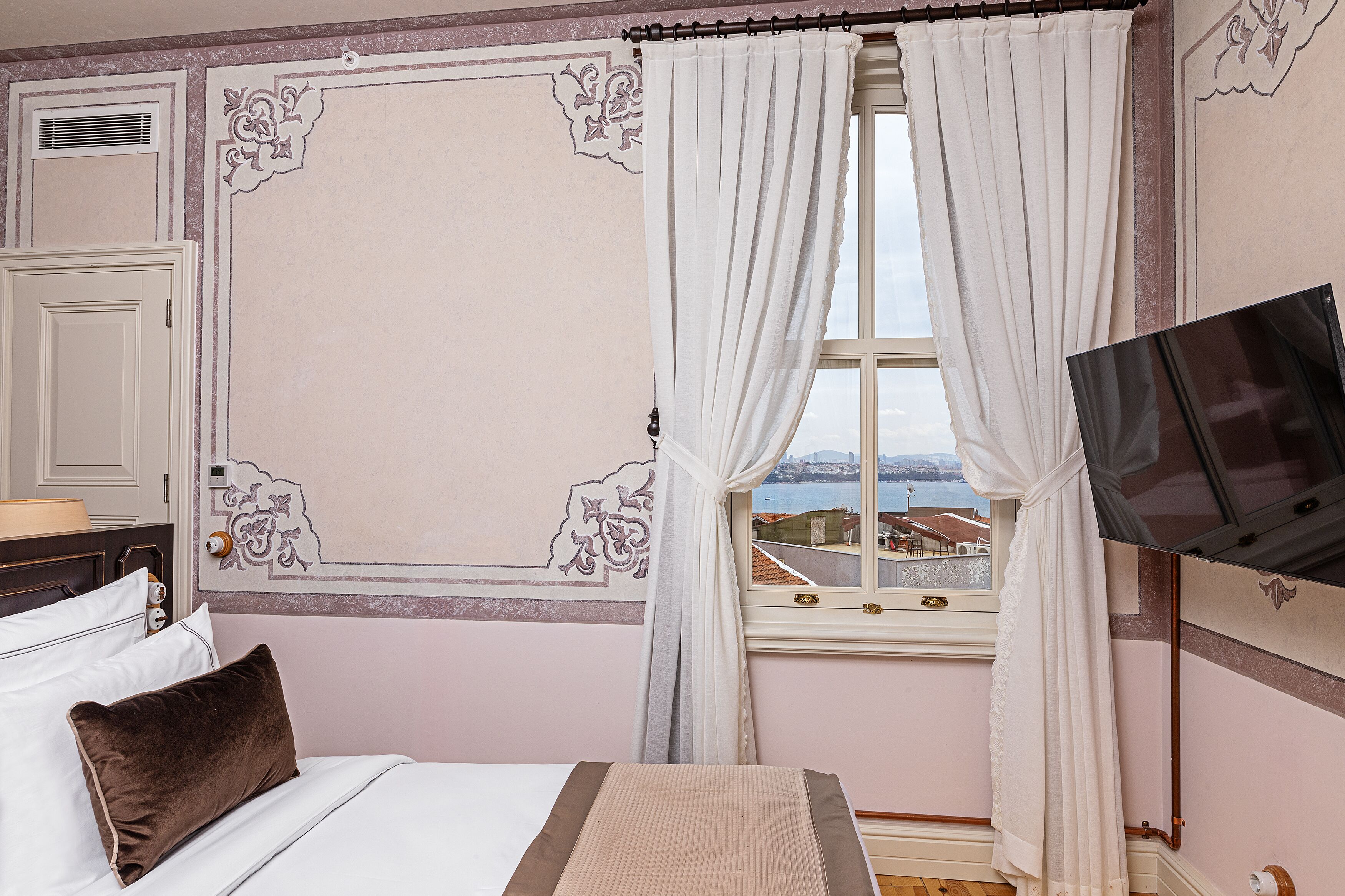 Meroddi Barnathan Hotel