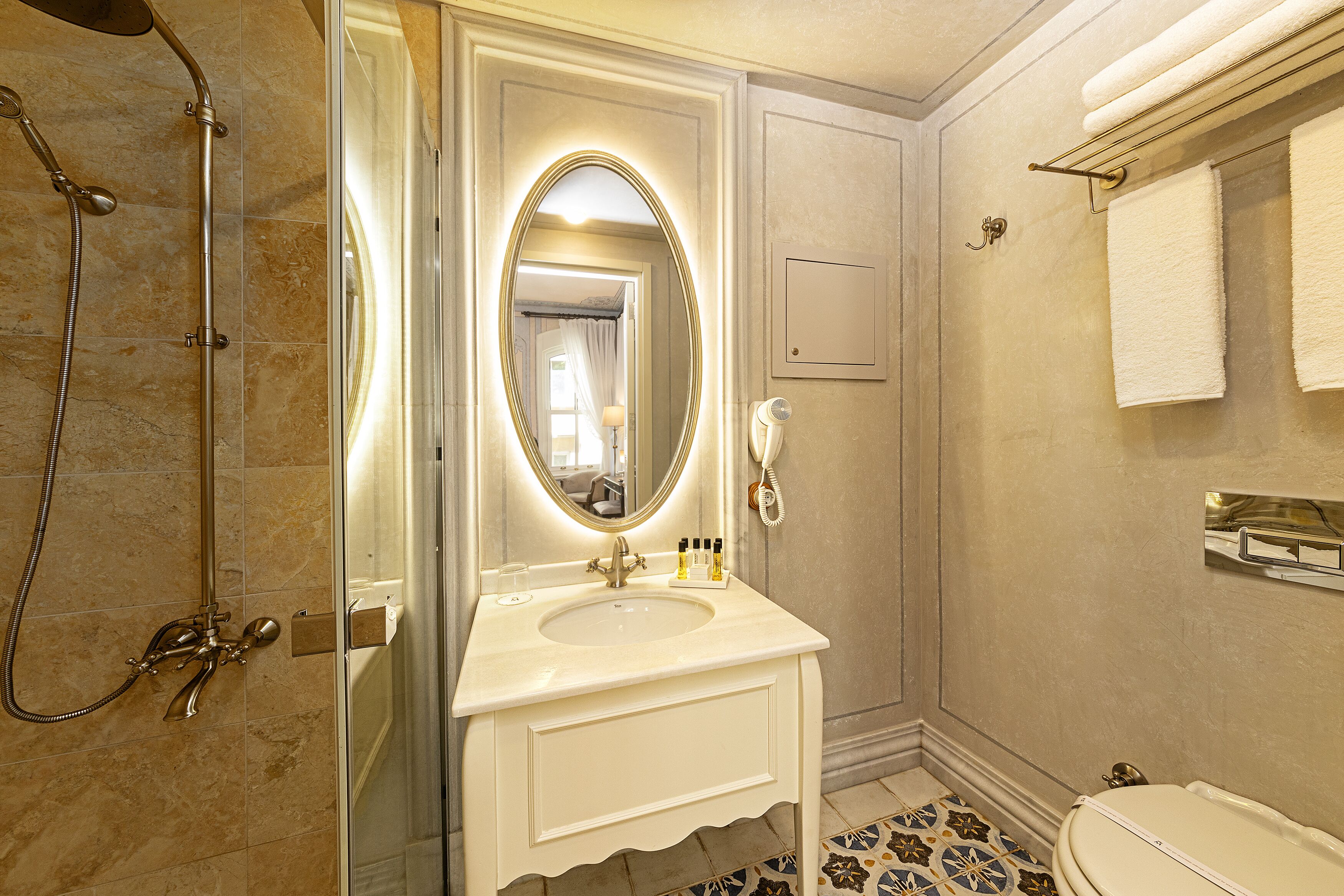 Meroddi Barnathan Hotel