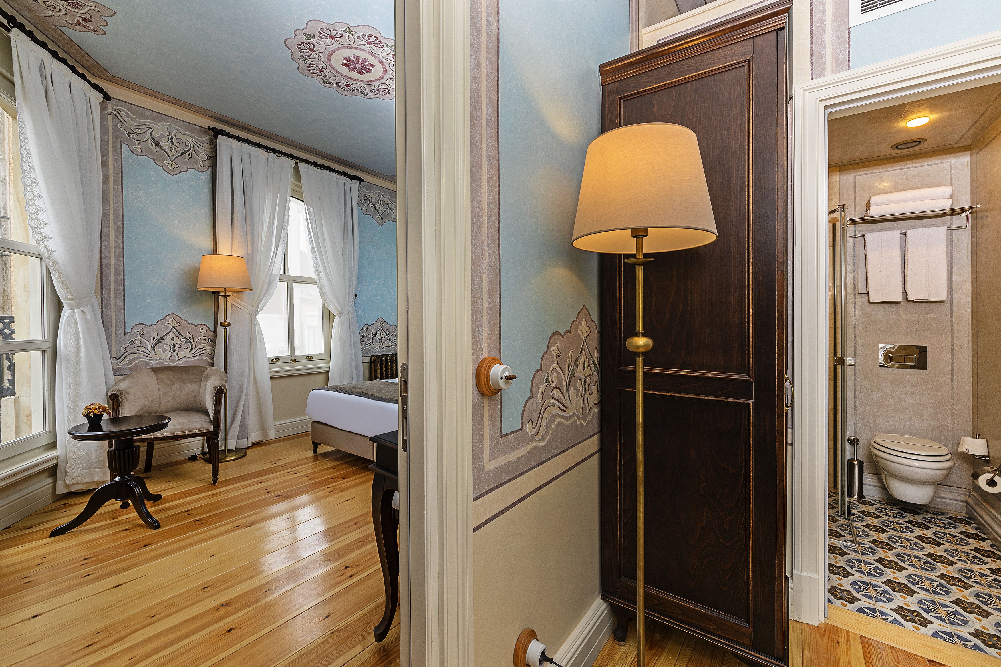 Meroddi Barnathan Hotel