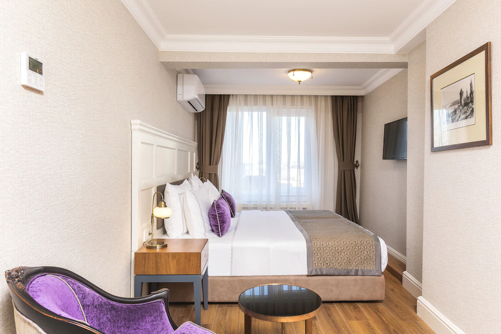 Meroddi La Porta Hotel