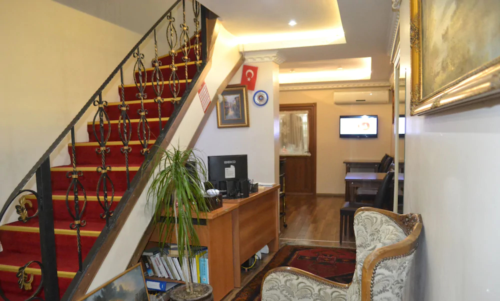 Merot Suites