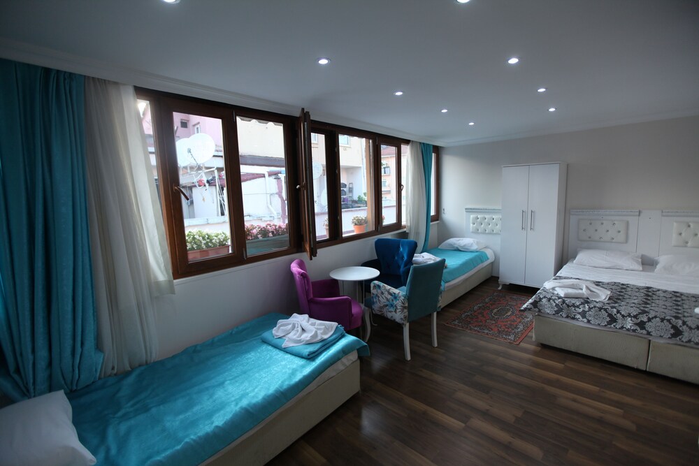 Merot Suites