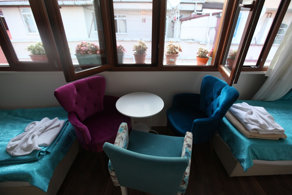 Merot Suites