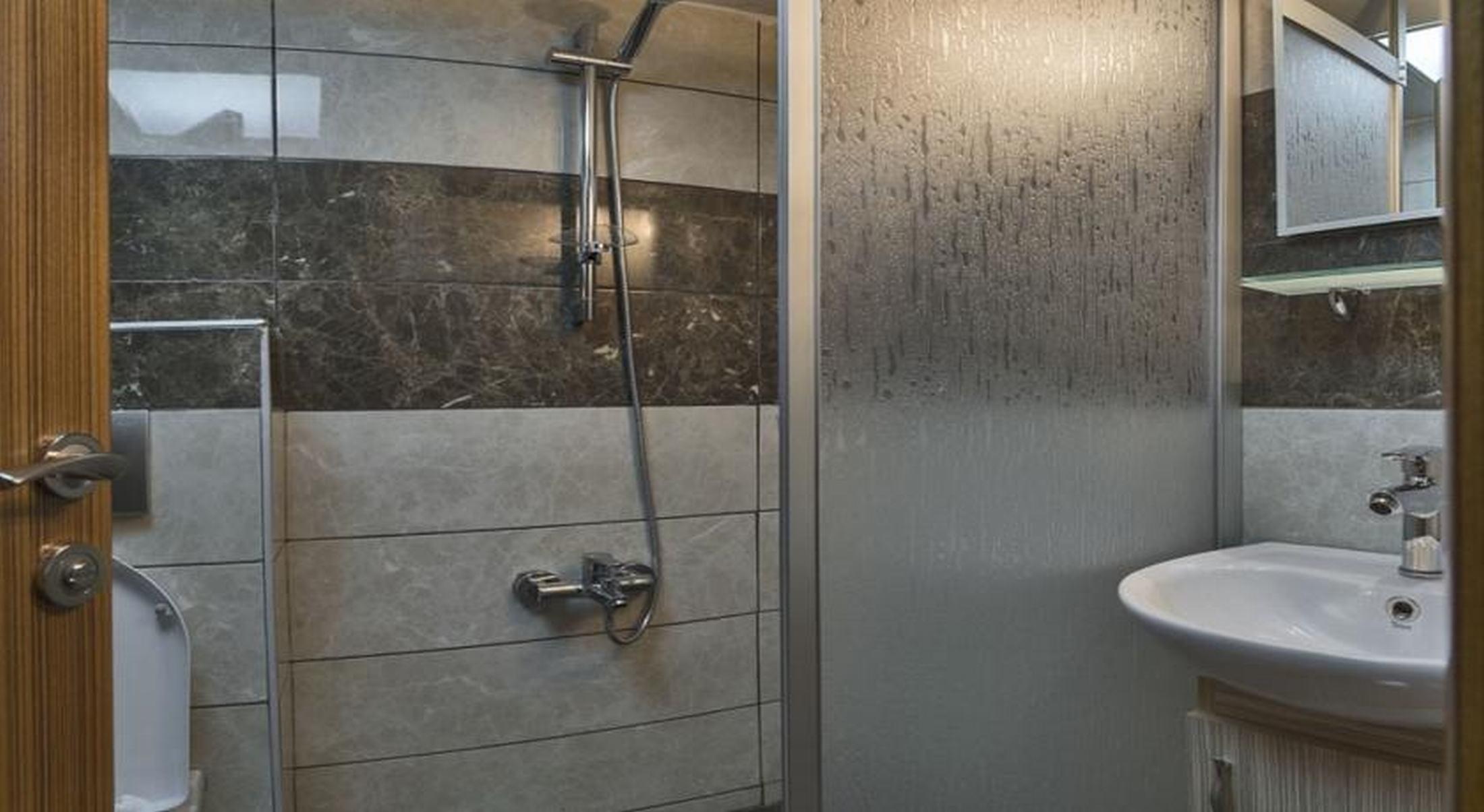 Metrolux Hotel