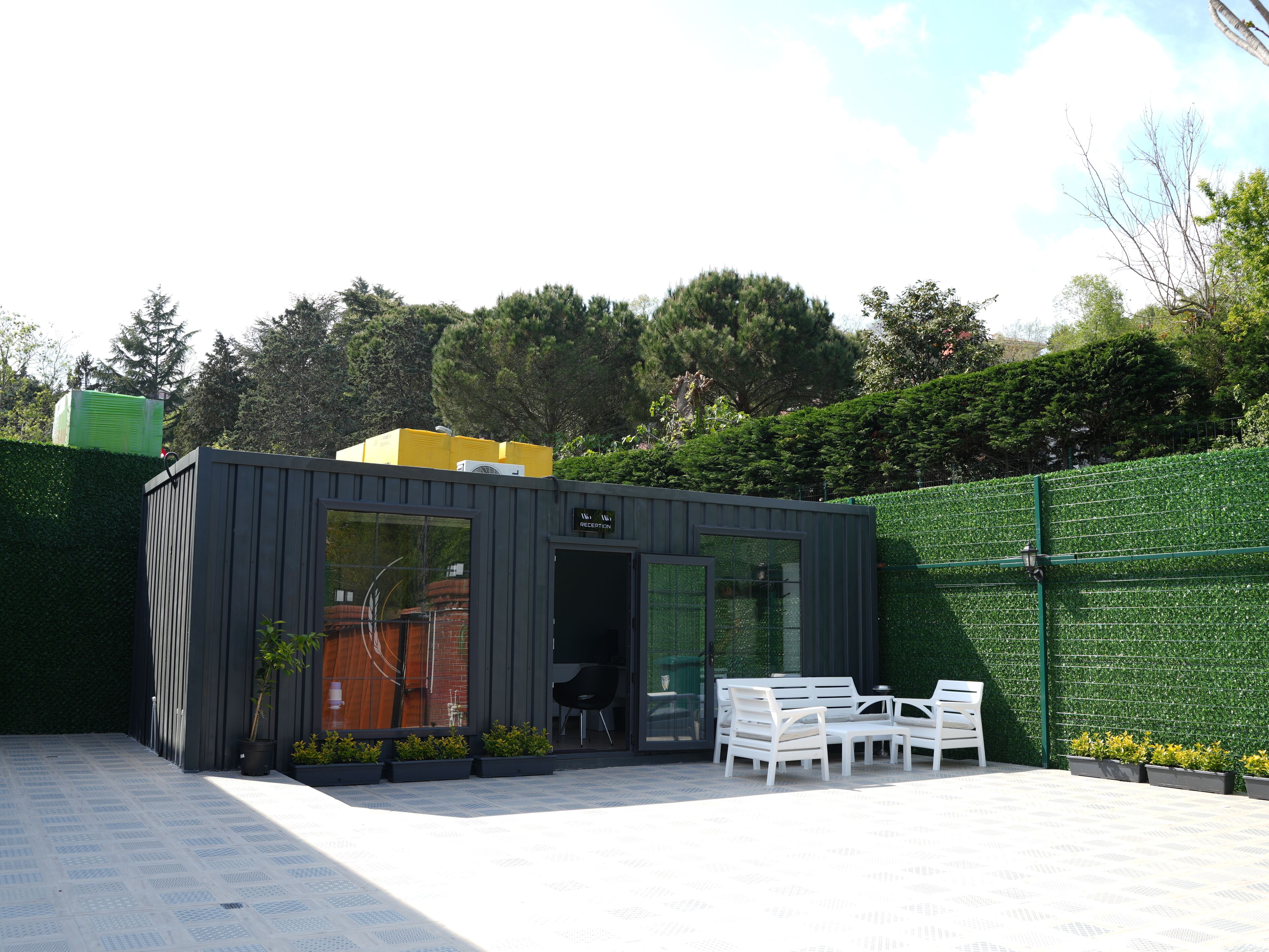 Mia Mia Suites