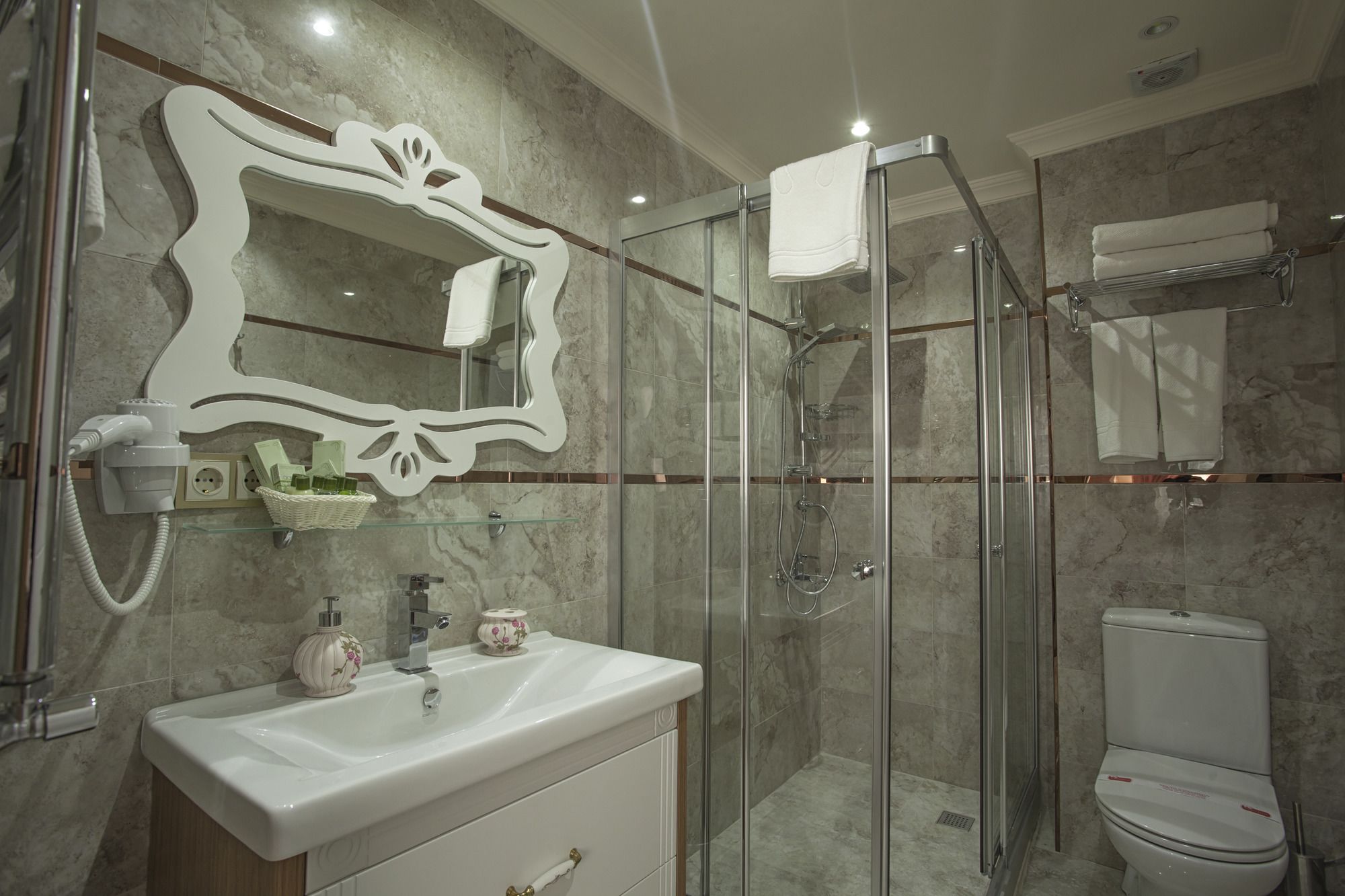 Miran Hotel