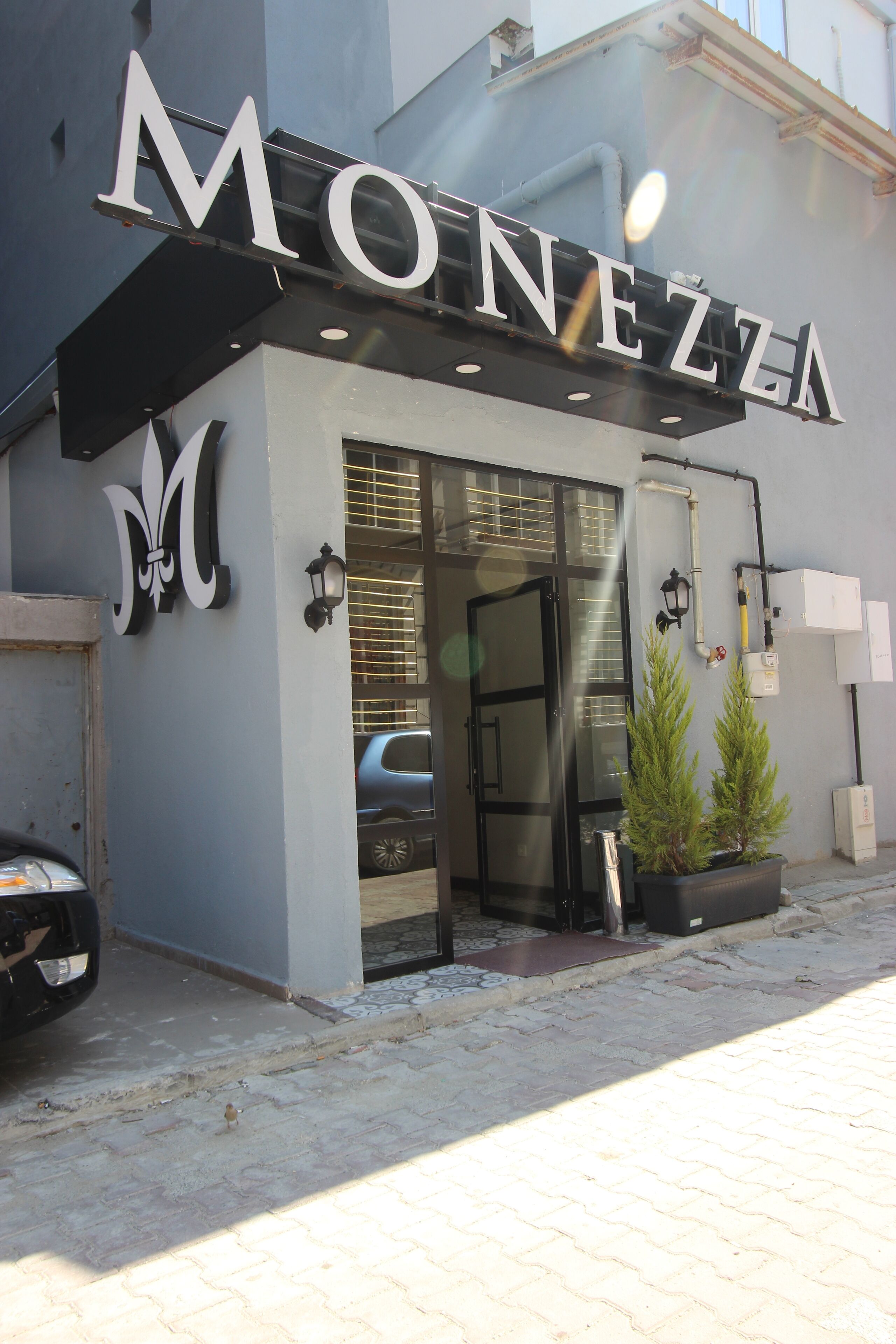 Monezza Hotel