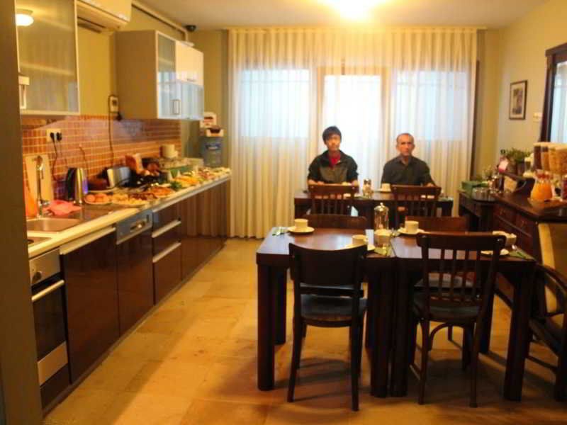 Mono Suites