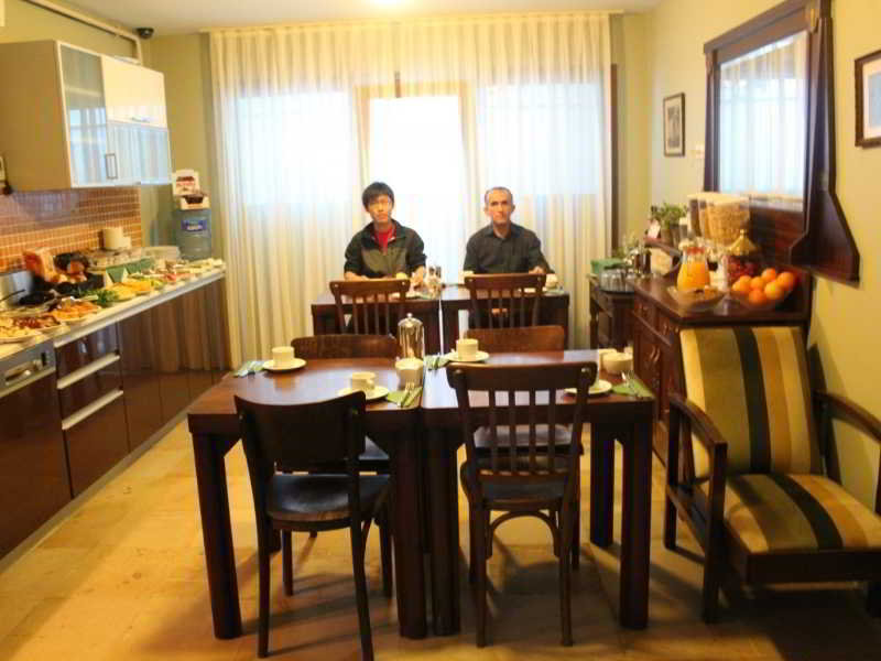 Mono Suites